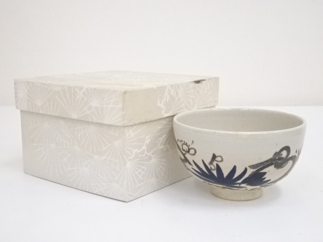 JAPANESE TEA CEREMONY / CHAWAN(TEA BOWL) / UNDERGLAZE IRON / PINE & CRANE